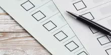 Come si perde il diritto di voto: le 3 cause previste dalla legge