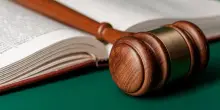 Curriculum falso, quando si rischia licenziamento e risarcimento nel pubblico e nel privato