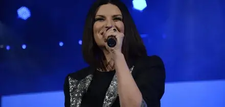 Quanto guadagna Laura Pausini? Il patrimonio della cantante conduttrice di Sanremo 2026