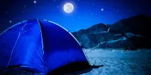 &Egrave; legale dormire in spiaggia?