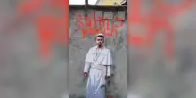 Il rapper Salmo in abiti papali, profeta urbano secondo TVBOY