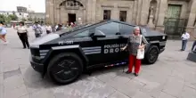 La polizia messicana presenta i nuovi Tesla Cybertruck