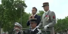 Macron alla Tomba del milite ignoto per la parata del 14 luglio