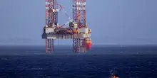 Petroliera esplosa nel Mediterraneo, cresce il numero di casi sospetti: indagini in corso