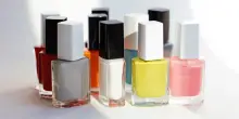 Addio manicure gel e semipermanente, scatta il divieto dal 1° settembre: ecco come riconoscere gli smalti sicuri