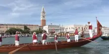 In migliaia sul Canal Grande a Venezia per la regata storica