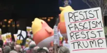 Londra, protesta “Stop-Trump” durante la visita del presidente Usa