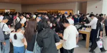 L’Apple Store di Pechino preso d’assalto per il nuovo iPhone 17
