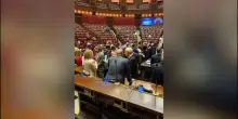 Attacco a Flotilla, opposizioni occupano banchi governo alla Camera