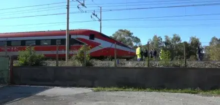 Caos treni per una persona investita in stazione in Calabria