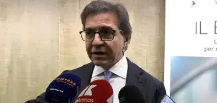 Tumori, De Laurentiis: "Non cè un solo cancro ma molte malattie, carta identità va definita subito"