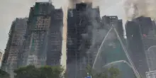 Incendio a Hong Kong: almeno 55 i morti, centinaia di dispersi