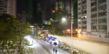 Hong Kong, almeno 83 morti e 250 dispersi dopo disastroso incendio
