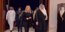 Meloni arriva in Bahrein, in programma la cena con il re Al Khalifa