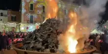 La tradizione del “Jò a Jò” a Corato: il grande falò per Santa Lucia