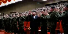 Nord Corea, Kim Jong-un accoglie le truppe tornate dalla Russia