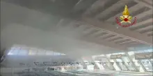 Incendio in una piscina di Susa: a fuoco tetto, nessun ferito