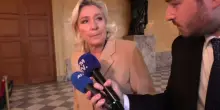 Processo d&rsquo;appello per Marine Le Pen: aperta l&rsquo;udienza a Parigi