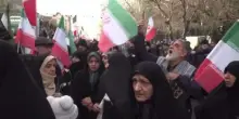 Iran, in migliaia ai funerali delle forze di sicurezza