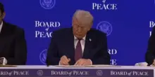Trump firma lo statuto del Board of peace: collaborer&agrave; con Onu
