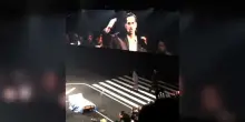 Mahmood in passerella a Parigi esegue un suo brano inedito