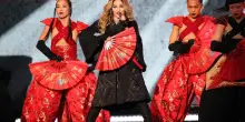 Iran, Madonna sostiene le proteste con un post carico di emozione: &ldquo;Tenete duro&rdquo;