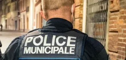 Sparatoria in Francia, uomo si barrica e apre il fuoco: intervento delle unit&agrave; speciali a Ch&acirc;teauroux