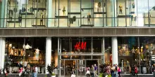 H&M chiude 160 negozi nel mondo: ricadute anche in Italia sull&rsquo;occupazione