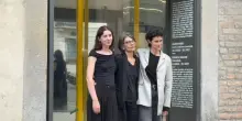 Federica Balconi guastafeste nella vetrina di Platea