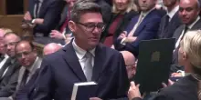 Gb, Andy Burnham ha prestato giuramento come deputato per Makerfield