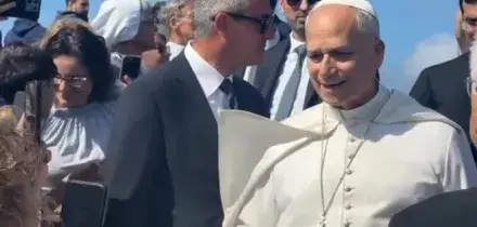 Papa a Lampedusa, attivista lo ringrazia per visita al cimitero migranti