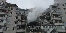 Raid russi contro Kiev alla vigilia del vertice Nato: 10 morti
