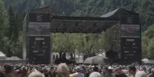 Al No Borders Music Festival suonano Tom Smith ed Elvis Costello