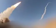 Iran, Guardiani mostrano missili su navi Usa in Qatar, Kuwait e Oman