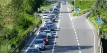 Incidente Autostrada A18, impatto tra furgoni e Tir porta alla chiusura