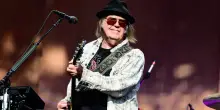 Auguri a Neil Young: il cantautore canadese compie 80 anni