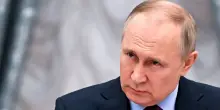 Russia, Cremlino impone bando a orologi da polso in incontri con Putin