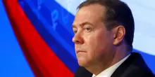 Dopo il blitz in Venezuela, Medvedev provoca Zelensky: "Rischia la fine di Maduro"