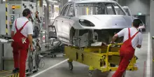 Trump alza i dazi sulle auto Ue al 25%