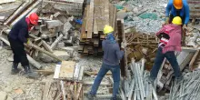 Operaio morto a Caivano, la moglie: &ldquo;Voglio giustizia&rdquo;. Lavorava su un tetto