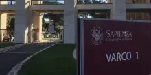 &ldquo;Io sono proprio in hype&rdquo;, studenti in fermento per l&rsquo;arrivo del Papa alla Sapienza
