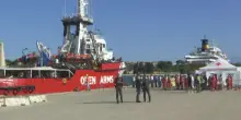 Open Arms soccorre 51 persone nel Mediterraneo, tra loro 3 bimbi di pochi mesi