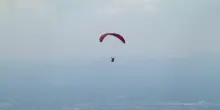 Tarzo, precipita con il parapendio: morto un 53enne di Bolzano