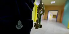 Abusi e torture su dodici minorenni reclusi a Casal del marmo, sospesi 3 agenti della penitenziaria