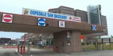 Bassano del Grappa, lavoratore sanguinante abbandonato in strada