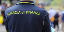 Tassista fermato a Fiumicino con 1,3 chili di hashish, agli arresti domiciliari