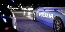 Dramma in centro a Latina: aprono il fuoco da un'auto in corsa, muore un 30enne