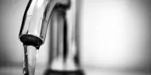 Acqua, medici per l'ambiente: "Ecco perch&eacute; scegliere quella del rubinetto"