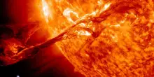 Il Sole "&egrave; irrequieto", tempesta geomagnetica in arrivo: cosa pu&ograve; succedere