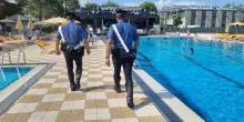 Bimbo di 6 anni muore dopo tuffo in piscina nel Ferrarese